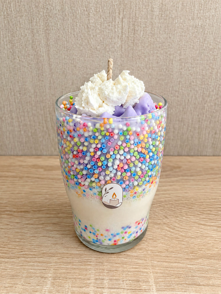 Postre con sprinkles