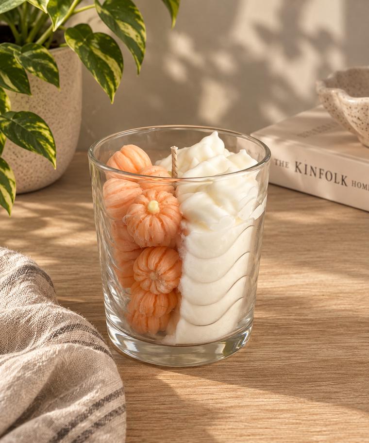 Vela con calabazas y nata de cera